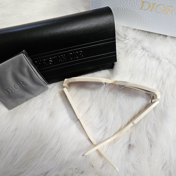 NEW ✨️ EXCLUDED ✨️ Dior Rainbow Mirrored Sunglasses - Picture 6 of 9